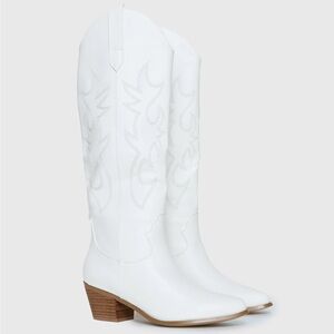 Billini Urson Boots in White